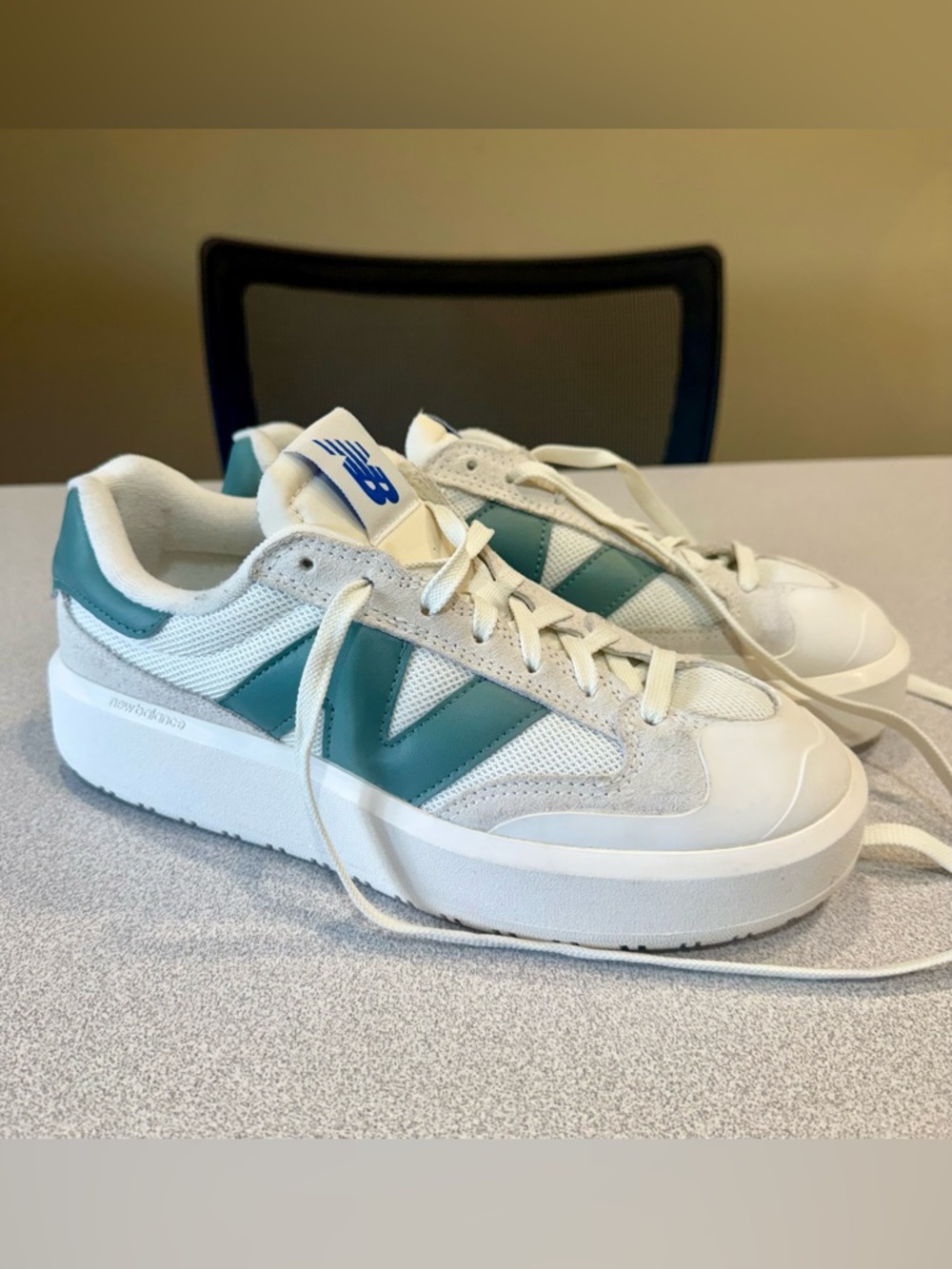 New Balance CT302 Women’s 9.5 Men’s 8 Sea Salt Dark Juniper Chunky Shoe CT302RO
